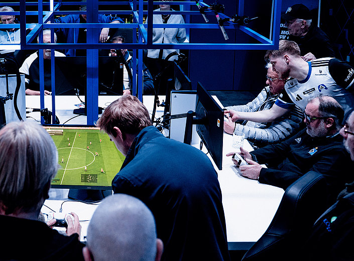 HSV Seniors Club zu Gast bei HSV eSports